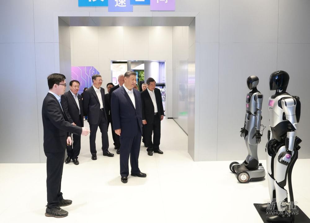 习近平总书记到上海调研，UWIN电竞代表具身智能行业汇报进展